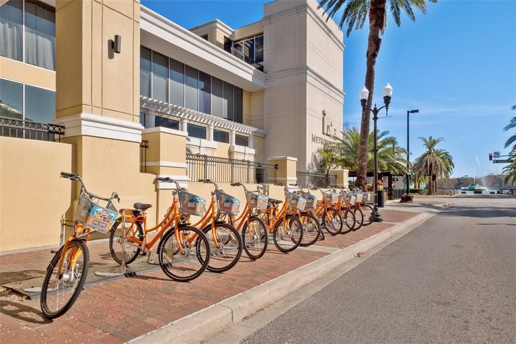 For Sale: $210,000 (2 beds, 2 baths, 1104 Square Feet)