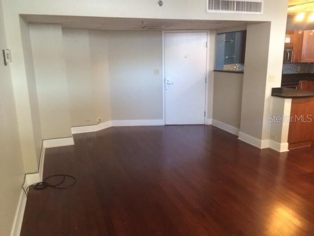 For Sale: $210,000 (2 beds, 2 baths, 1104 Square Feet)