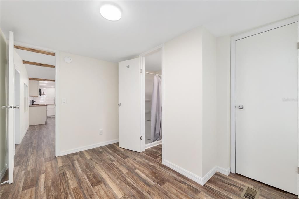 For Sale: $159,900 (3 beds, 2 baths, 816 Square Feet)