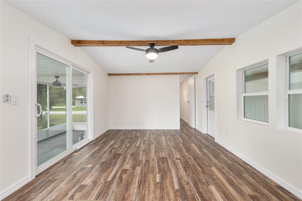 For Sale: $159,900 (3 beds, 2 baths, 816 Square Feet)