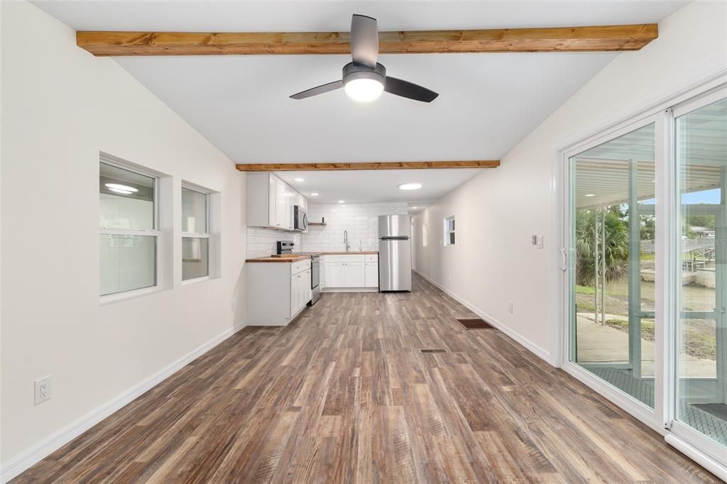 For Sale: $159,900 (3 beds, 2 baths, 816 Square Feet)