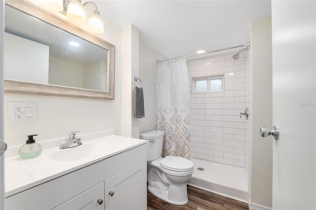 For Sale: $159,900 (3 beds, 2 baths, 816 Square Feet)