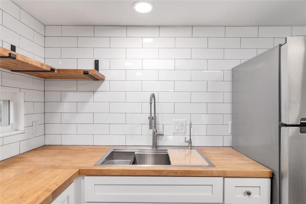 For Sale: $159,900 (3 beds, 2 baths, 816 Square Feet)