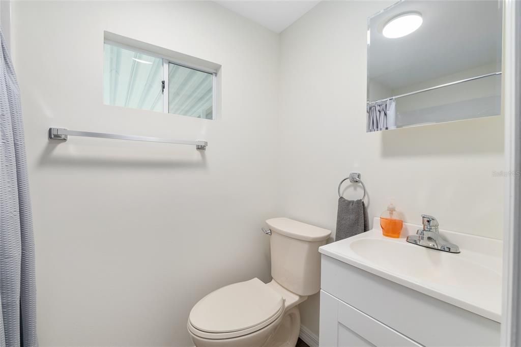 For Sale: $159,900 (3 beds, 2 baths, 816 Square Feet)