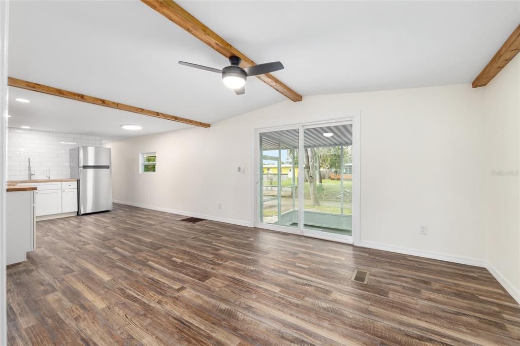 For Sale: $159,900 (3 beds, 2 baths, 816 Square Feet)