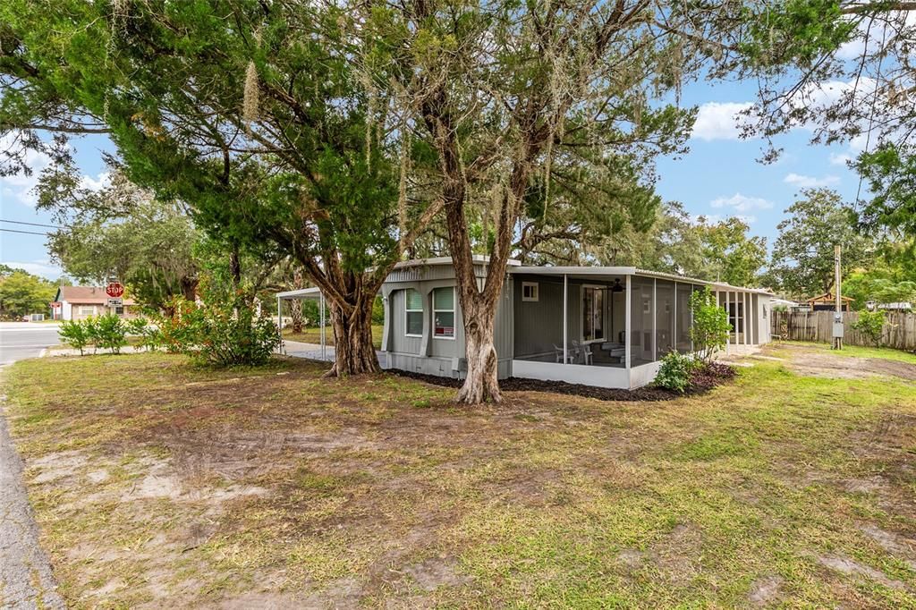 For Sale: $159,900 (3 beds, 2 baths, 816 Square Feet)