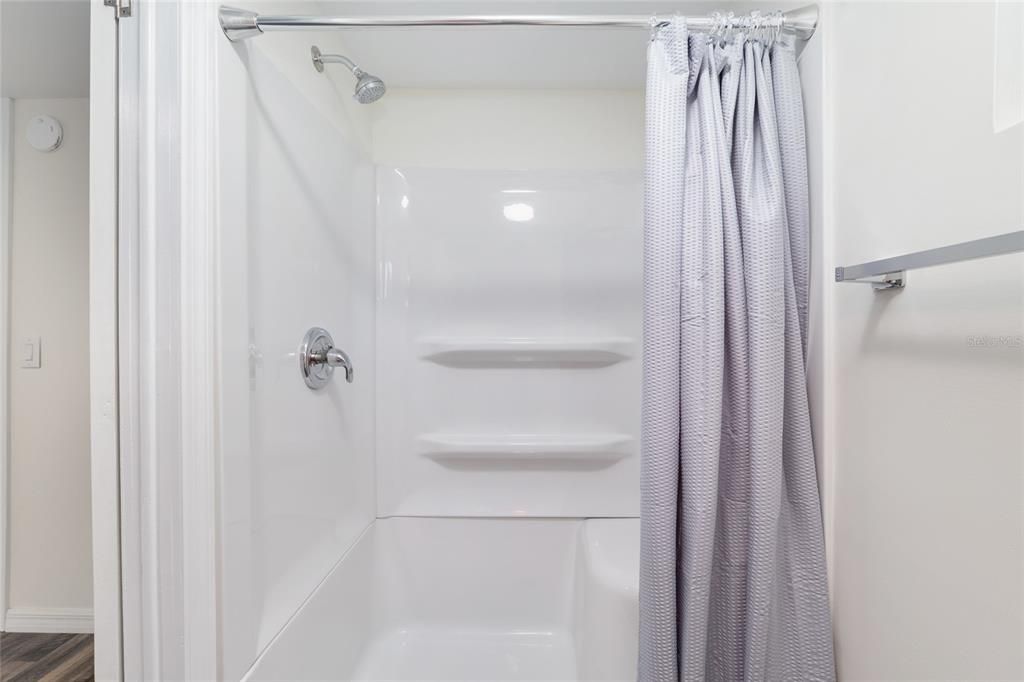 For Sale: $159,900 (3 beds, 2 baths, 816 Square Feet)