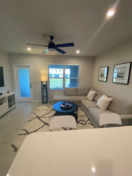 En Renta: $2,080 (3 camas, 2 baños, 1207 Pies cuadrados)