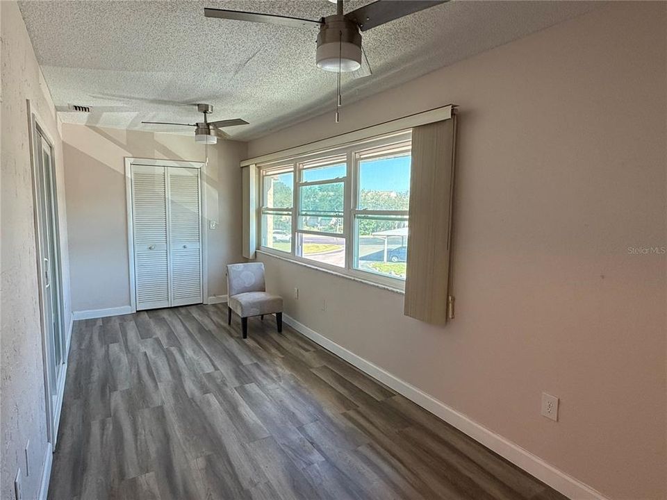 待售: $145,000 (2 贝兹, 1 浴室, 1010 平方英尺)