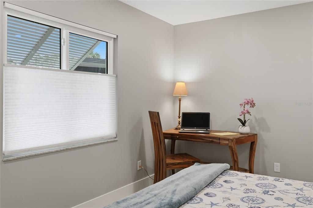 Под контрактом: $695,000 (2 спален, 2 ванн, 1150 Квадратных фут)