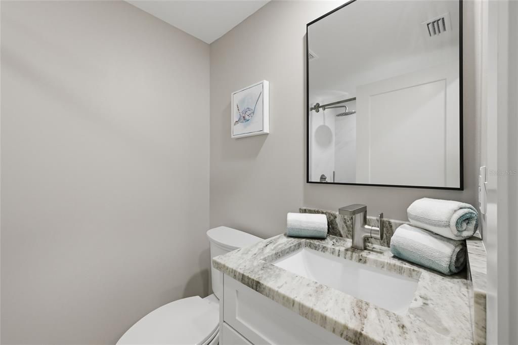 Под контрактом: $695,000 (2 спален, 2 ванн, 1150 Квадратных фут)