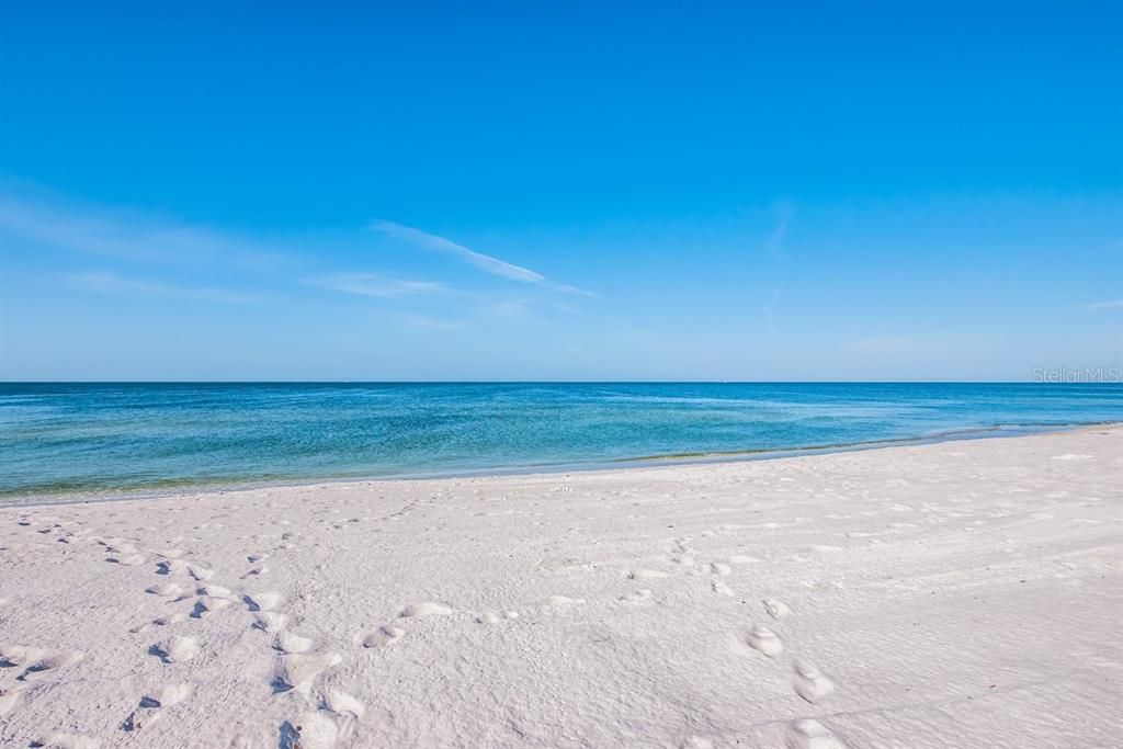 Под контрактом: $695,000 (2 спален, 2 ванн, 1150 Квадратных фут)