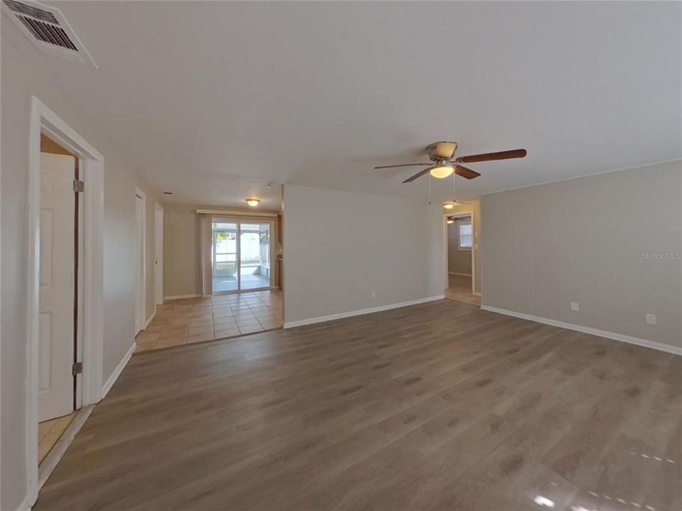 For Rent: $2,169 (4 beds, 2 baths, 1443 Square Feet)