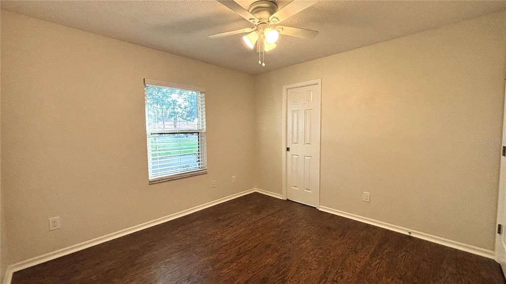 合同活跃: $3,045 (3 贝兹, 2 浴室, 2323 平方英尺)