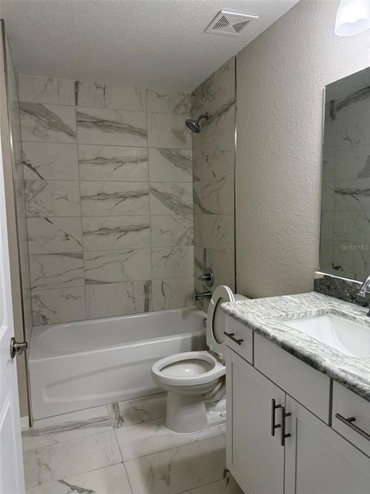 For Rent: $1,350 (3 beds, 2 baths, 1000 Square Feet)