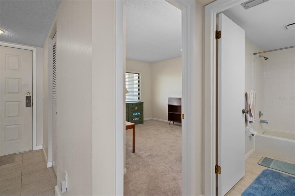 For Rent: $1,800 (2 beds, 2 baths, 1025 Square Feet)