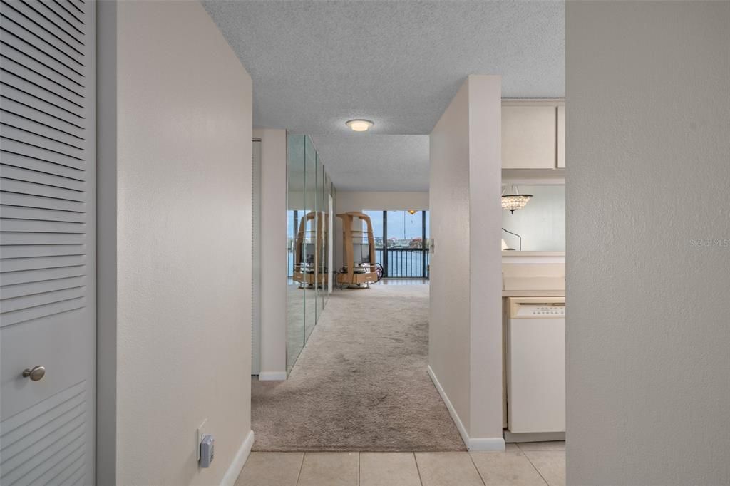 For Rent: $1,800 (2 beds, 2 baths, 1025 Square Feet)