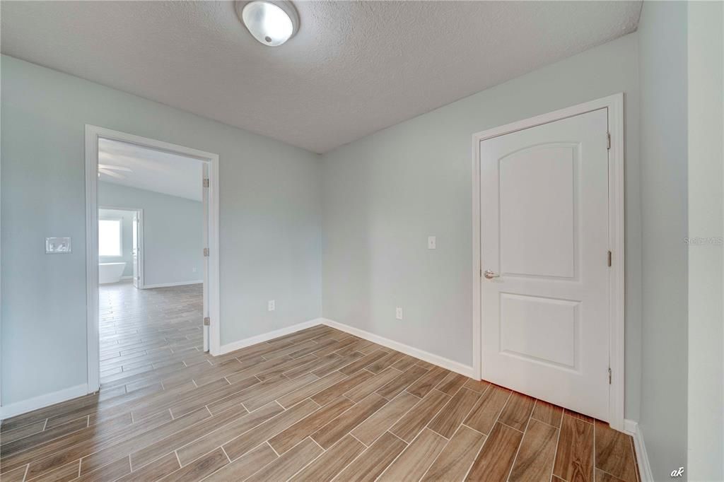 На продажу: $360,000 (4 спален, 3 ванн, 1802 Квадратных фут)