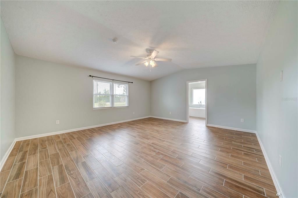 На продажу: $360,000 (4 спален, 3 ванн, 1802 Квадратных фут)