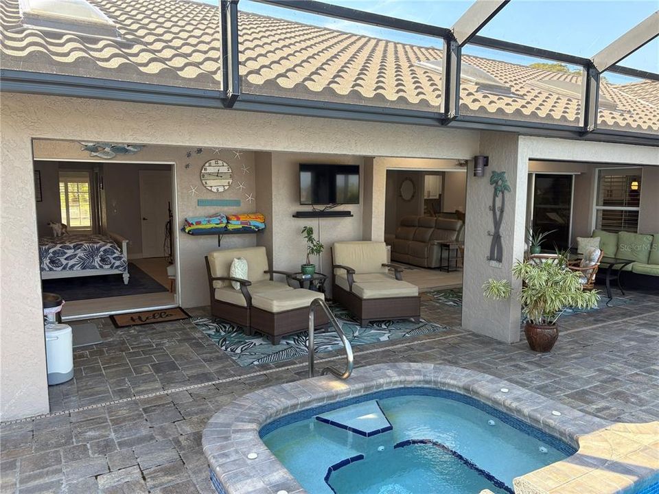 For Sale: $529,000 (3 beds, 2 baths, 2319 Square Feet)