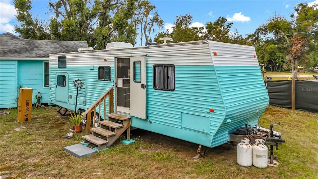 На продажу: $495,000 (2 спален, 1 ванн, 939 Квадратных фут)