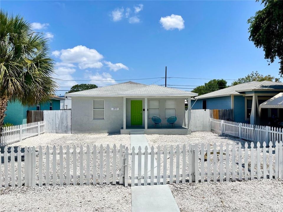 Active With Contract: $2,350 (3 beds, 2 baths, 1077 Square Feet)