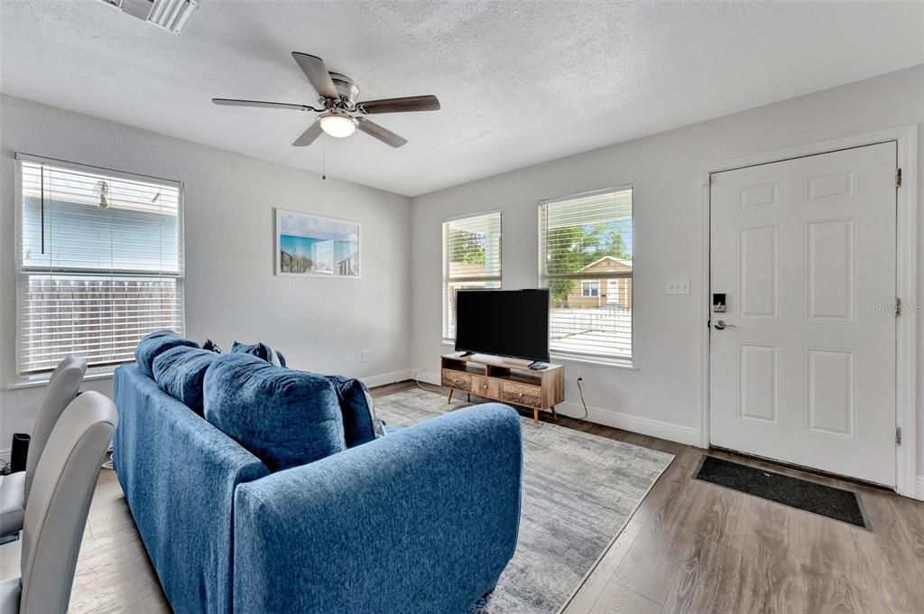 Active With Contract: $2,350 (3 beds, 2 baths, 1077 Square Feet)