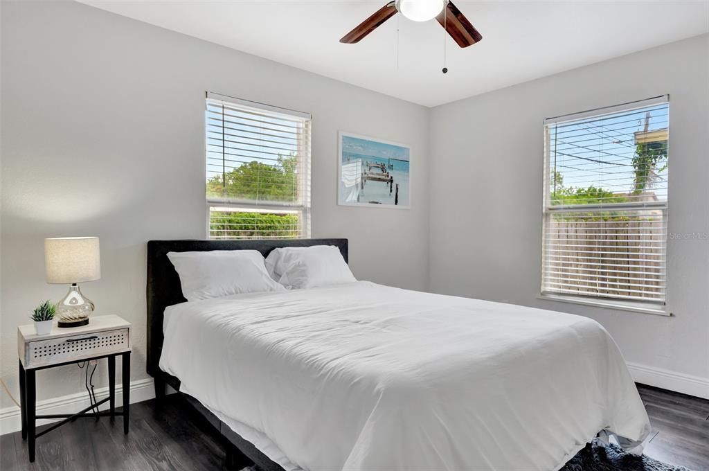 Active With Contract: $2,350 (3 beds, 2 baths, 1077 Square Feet)