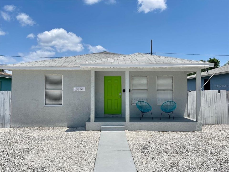 Active With Contract: $2,350 (3 beds, 2 baths, 1077 Square Feet)