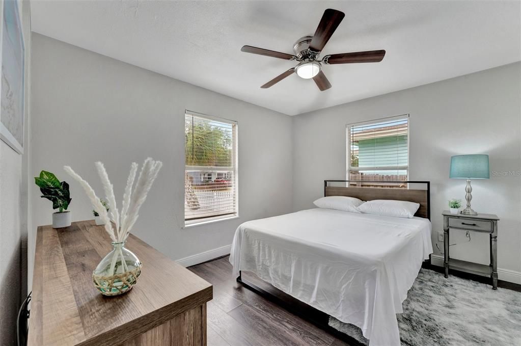 Active With Contract: $2,350 (3 beds, 2 baths, 1077 Square Feet)