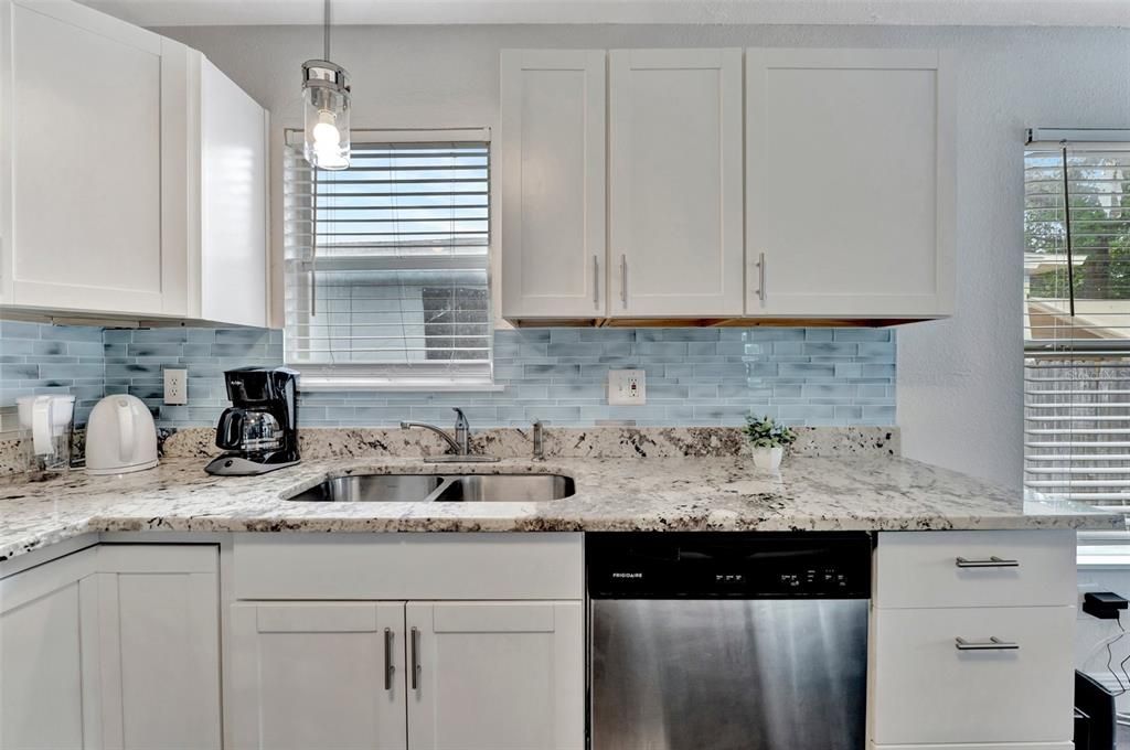 Active With Contract: $2,350 (3 beds, 2 baths, 1077 Square Feet)