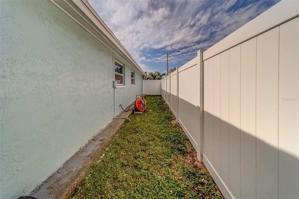 На продажу: $315,000 (3 спален, 2 ванн, 1365 Квадратных фут)