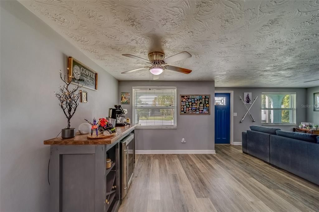 На продажу: $315,000 (3 спален, 2 ванн, 1365 Квадратных фут)