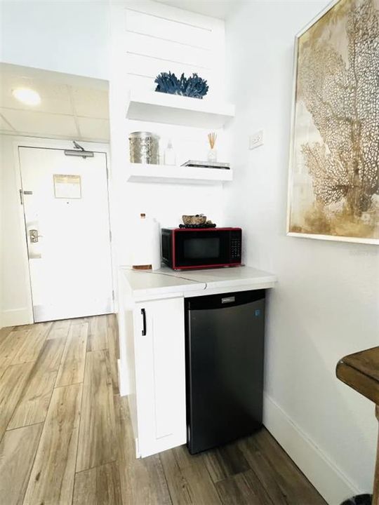 For Sale: $160,000 (1 beds, 1 baths, 308 Square Feet)