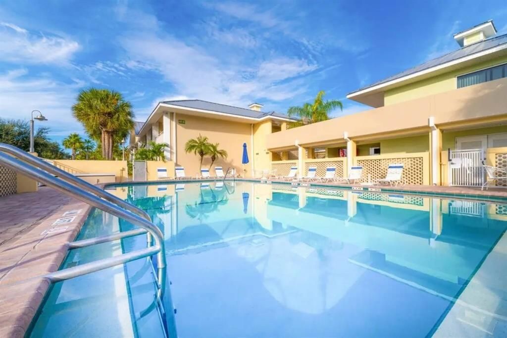 For Sale: $160,000 (1 beds, 1 baths, 308 Square Feet)