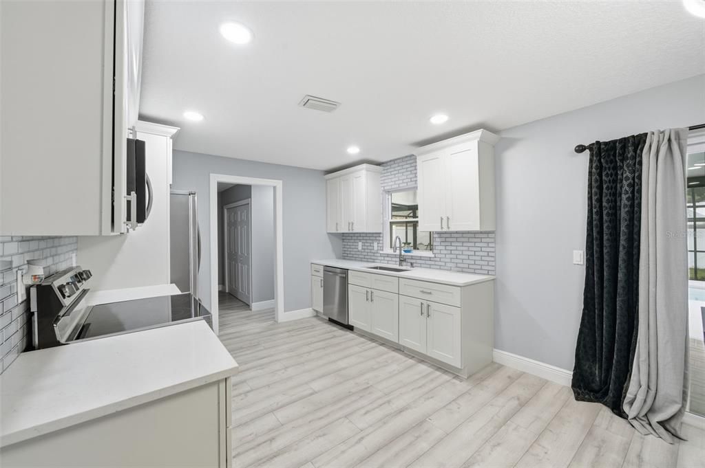 En Venta: $385,000 (3 camas, 2 baños, 1400 Pies cuadrados)