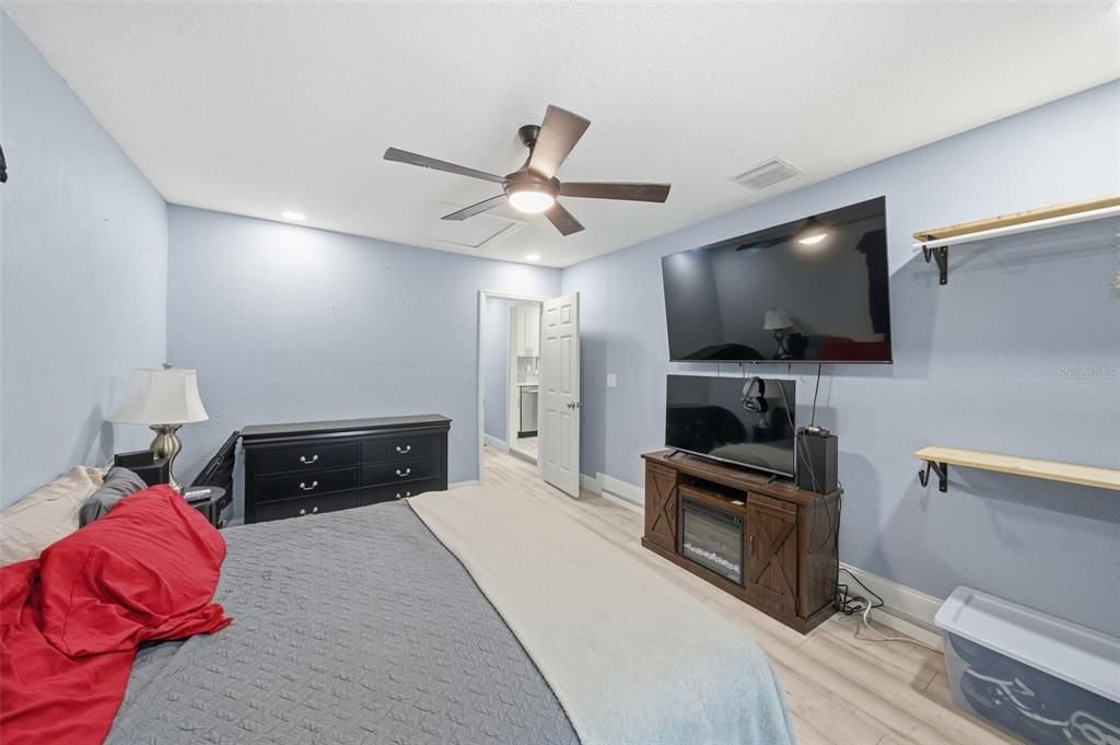 En Venta: $385,000 (3 camas, 2 baños, 1400 Pies cuadrados)