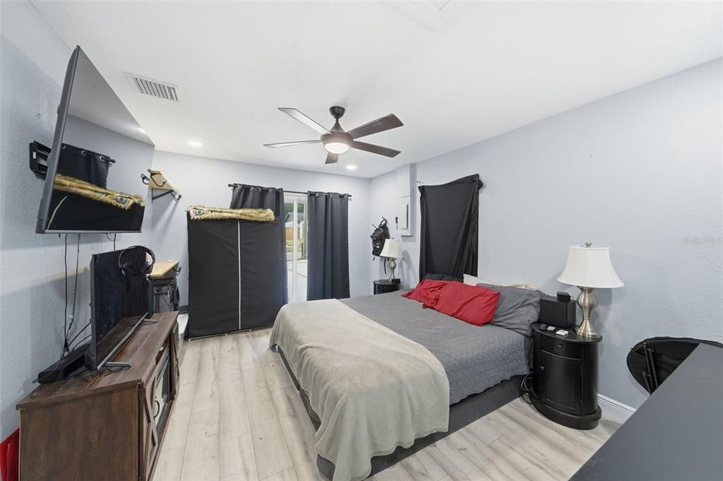 En Venta: $385,000 (3 camas, 2 baños, 1400 Pies cuadrados)