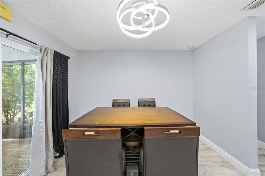 En Venta: $385,000 (3 camas, 2 baños, 1400 Pies cuadrados)