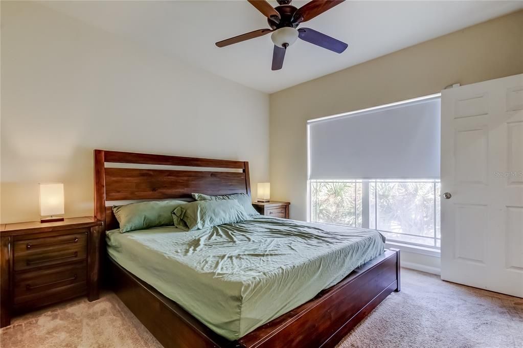 For Sale: $230,000 (2 beds, 2 baths, 1010 Square Feet)