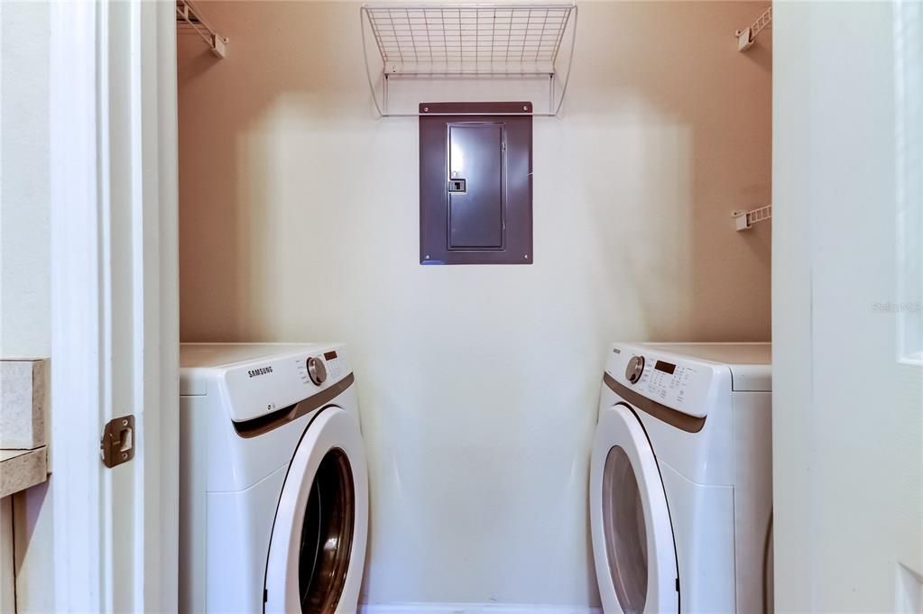 For Sale: $230,000 (2 beds, 2 baths, 1010 Square Feet)