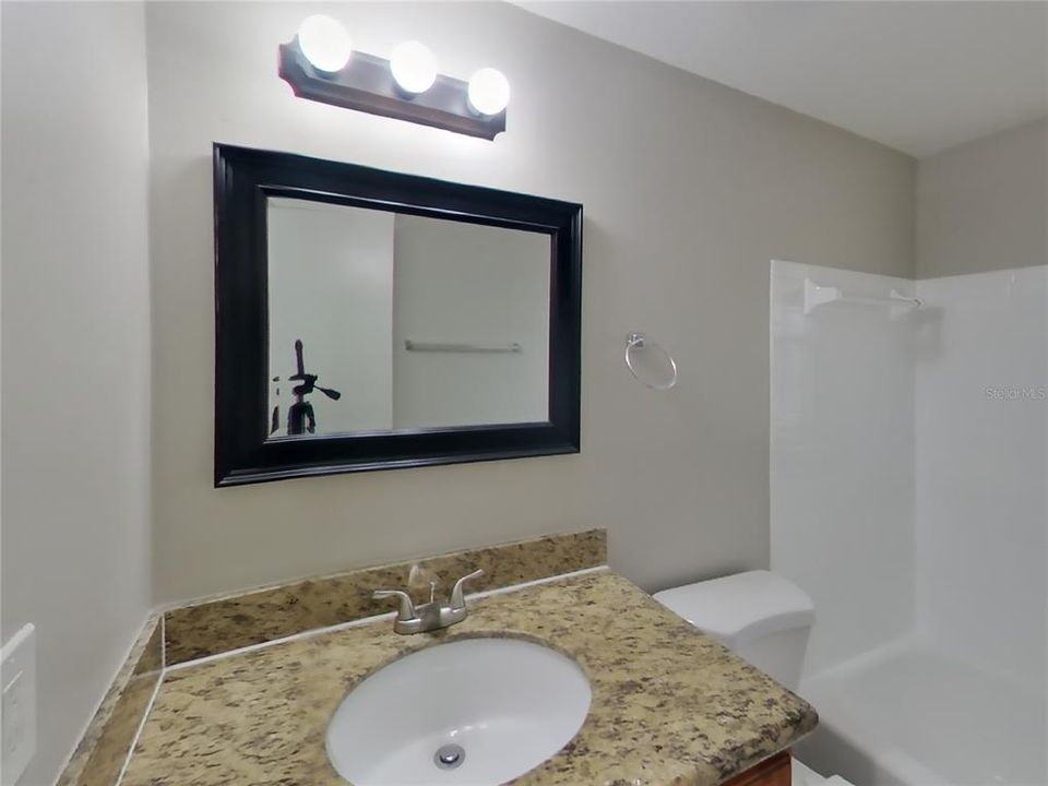 Под контрактом: $1,939 (3 спален, 2 ванн, 1368 Квадратных фут)