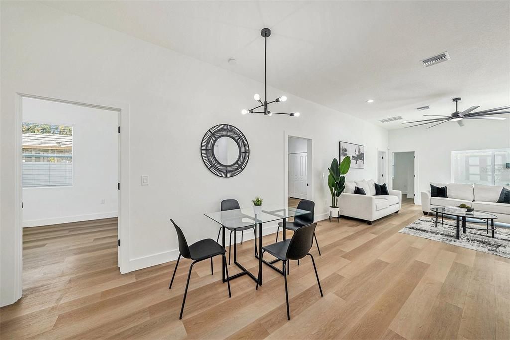 En Venta: $724,900 (5 camas, 4 baños, 2654 Pies cuadrados)