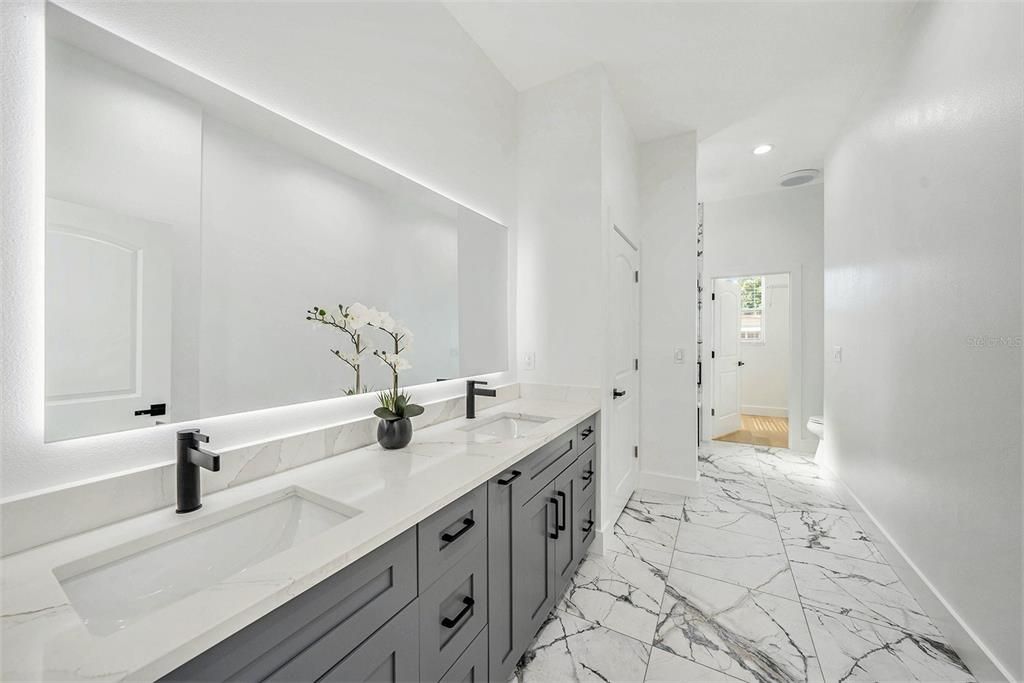 En Venta: $724,900 (5 camas, 4 baños, 2654 Pies cuadrados)