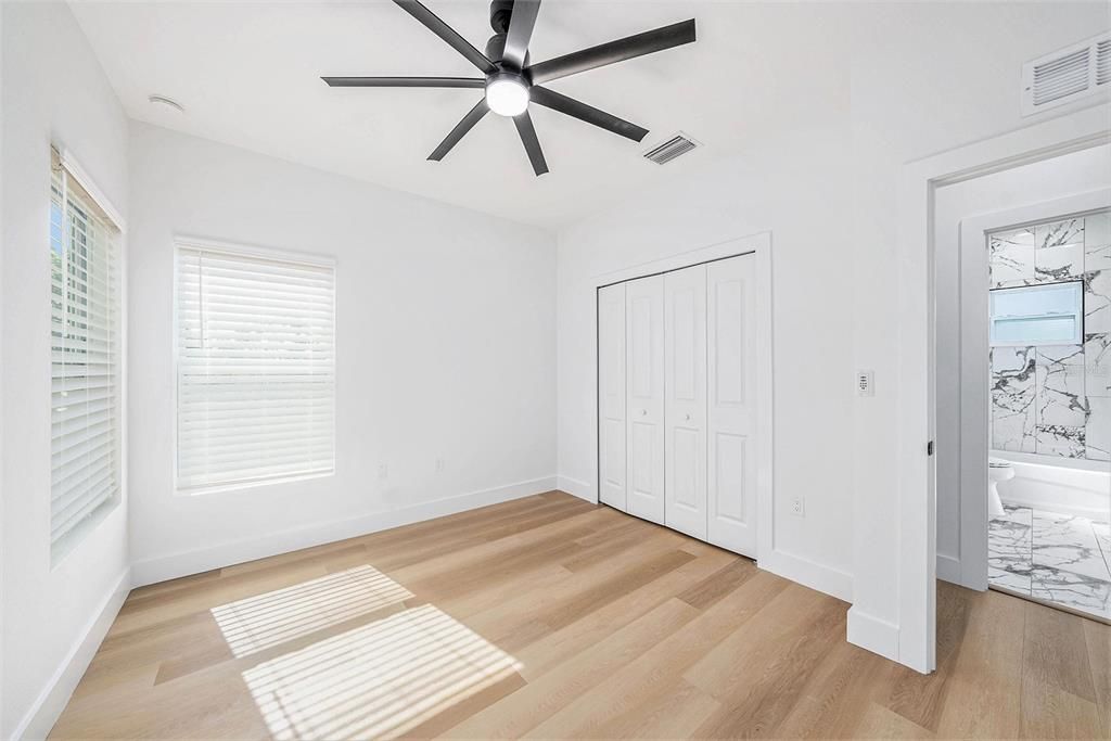 En Venta: $724,900 (5 camas, 4 baños, 2654 Pies cuadrados)