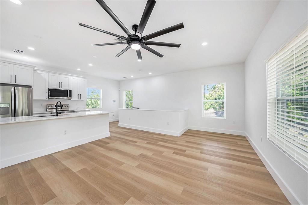 En Venta: $724,900 (5 camas, 4 baños, 2654 Pies cuadrados)