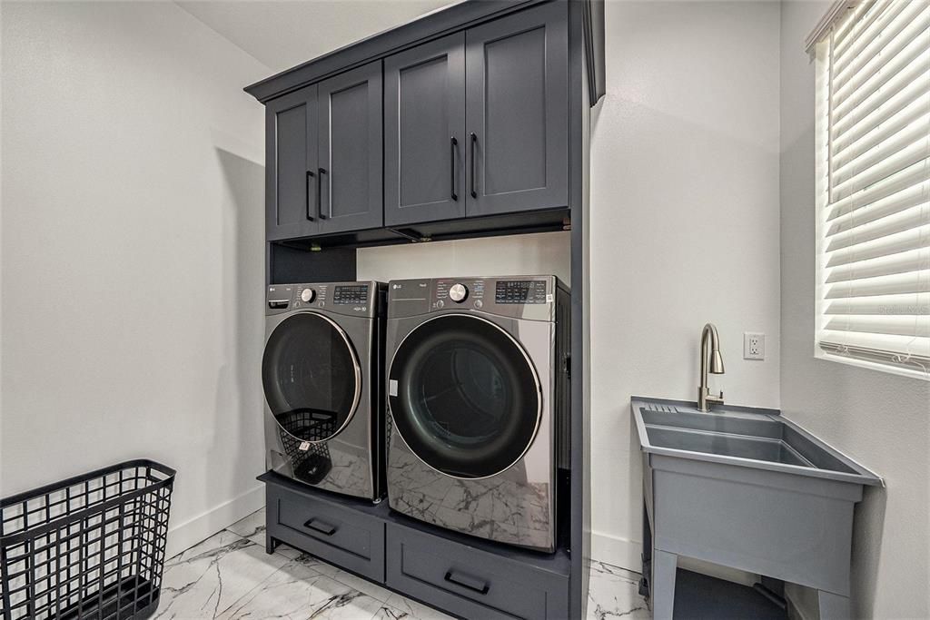 En Venta: $724,900 (5 camas, 4 baños, 2654 Pies cuadrados)