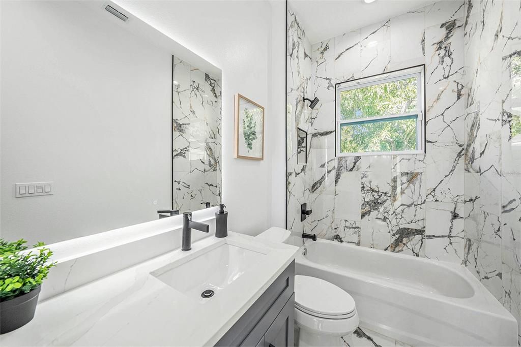 En Venta: $724,900 (5 camas, 4 baños, 2654 Pies cuadrados)