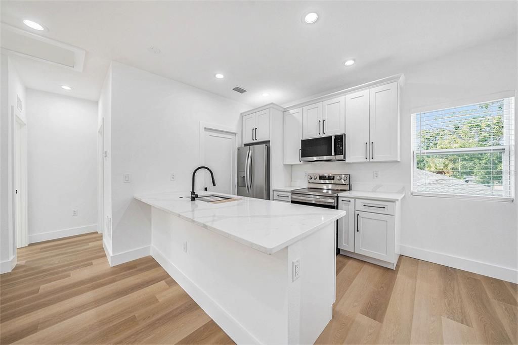 En Venta: $724,900 (5 camas, 4 baños, 2654 Pies cuadrados)