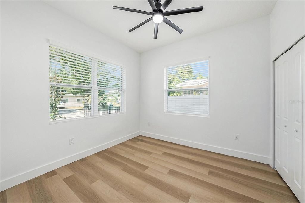 En Venta: $724,900 (5 camas, 4 baños, 2654 Pies cuadrados)